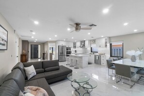 Smart TV - Sleek 4BR Beach House • Pool, Spa & Near Beach (Naples)