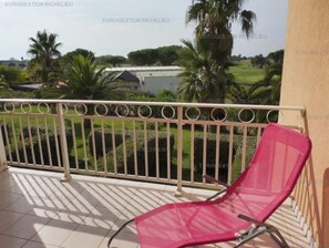 Property grounds - Very nice 3-room apartment with indoor pool and golf course view in Cap d'Agde (LE CAP D AGDE)