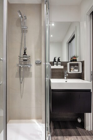 Shower, hair dryer, bidet, towels - COVENT GARDEN! Walk 2 Leicester Square,Trafagal Square,SOHO (London)