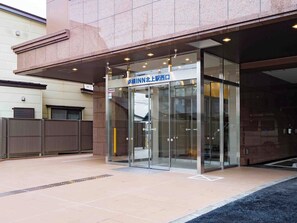 Property entrance - Toyoko Inn Kitakami-eki Nishi-guchi (Kitakami)