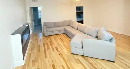 The Skylight Retreat • Luxury 3BR Private Deck – Saint Paul