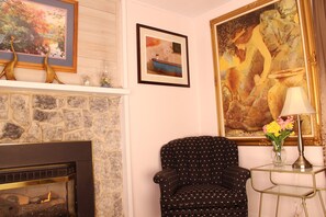 Fireplace - Charming 2-bedroom 1-bath, large living room, fenced yard, with private entrance (Mountlake Terrace)