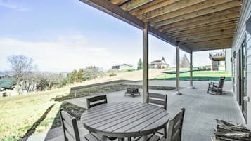 屋外ダイニングエリア