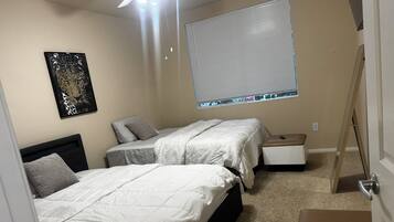 Iron/ironing board, WiFi