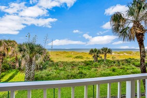 Property grounds - Gorgeous Oceanfront 3BR Retreat - 2nd-Floor Balcony, Hot Tub, Pool, Tennis & Beach Gear! ☀️ (Cocoa Beach)
