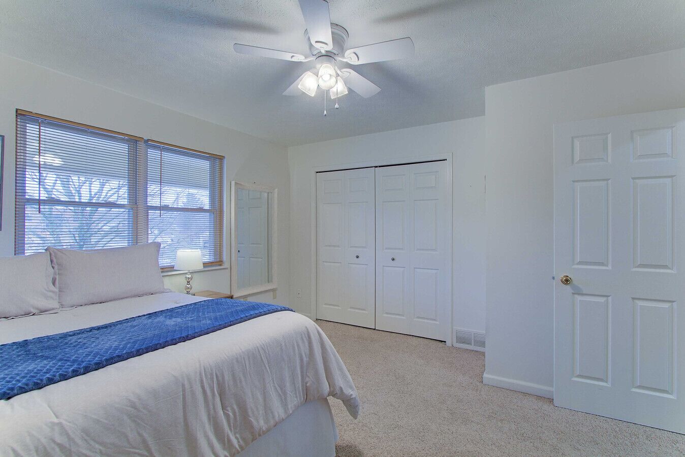 1 bedroom, desk, iron/ironing board, WiFi