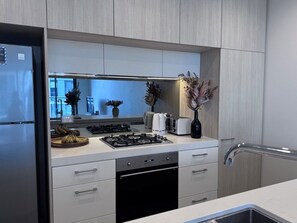 Private kitchen - Own Bedroom with Private Bathroom next to Metro Station (North Ryde)