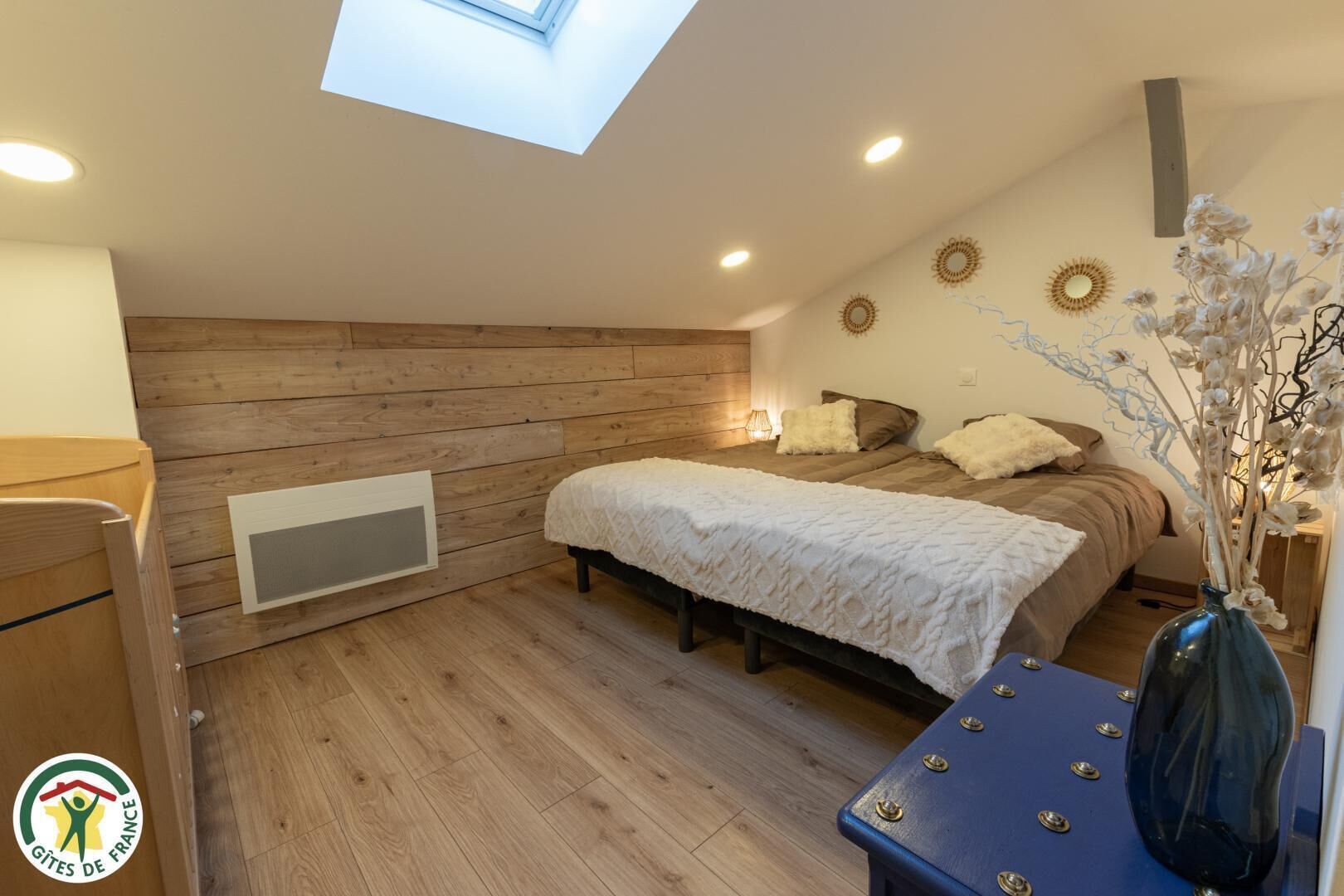 Lit parapluie, Wi-Fi gratuit, draps fournis