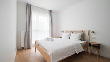 2 bedrooms, iron/ironing board, WiFi, bed sheets