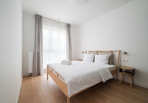 2 bedrooms, iron/ironing board, WiFi, bed sheets