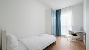 2 bedrooms, iron/ironing board, WiFi, bed sheets