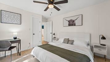 Iron/ironing board, free WiFi, bed sheets