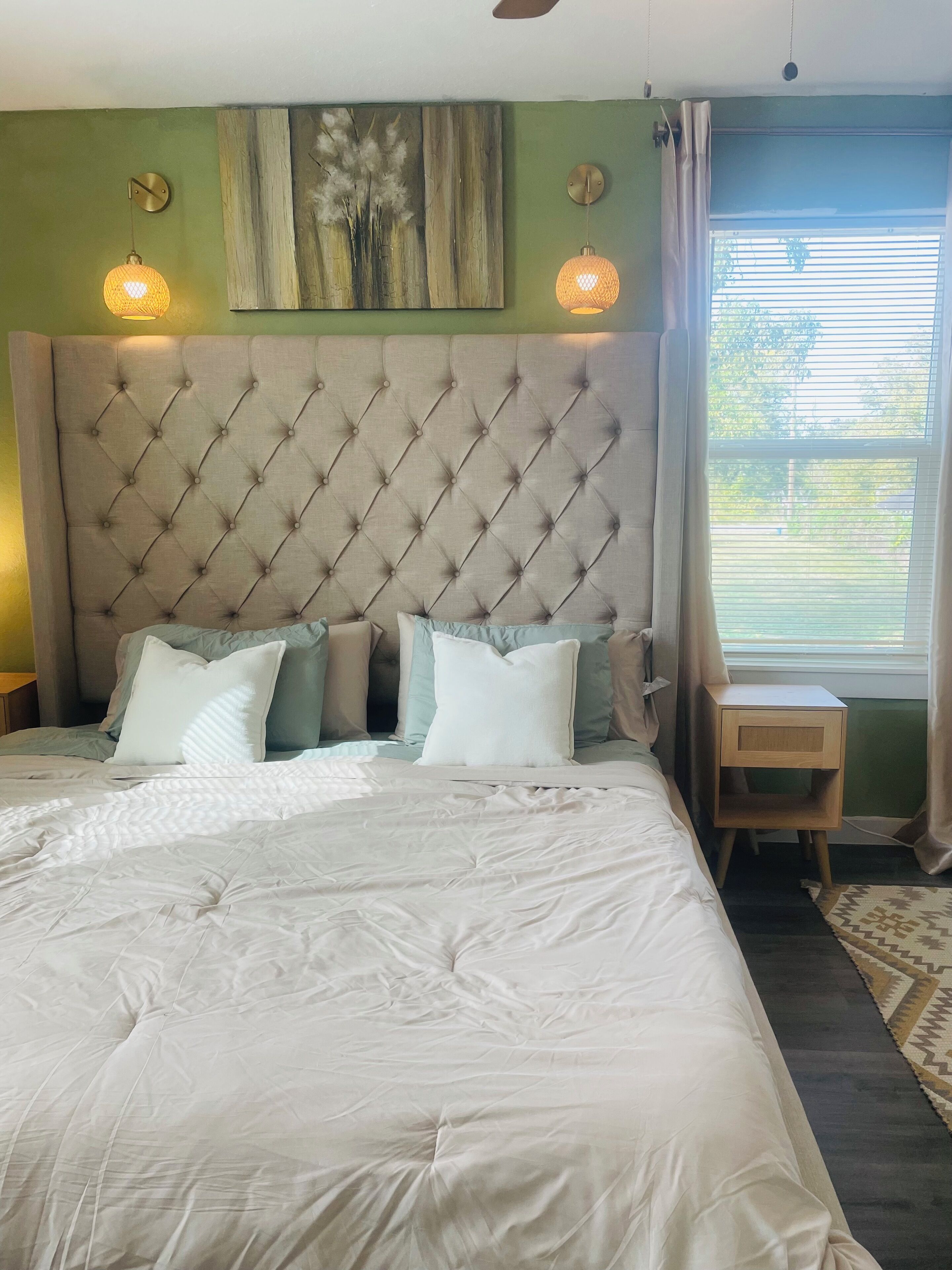 3 bedrooms, iron/ironing board, internet, bed sheets