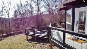 Terrace/patio - Cozy 2-bedroom house in fantastic Luray with AC (Luray)