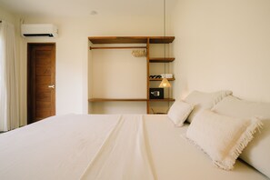 خزنة داخل الغرفة وستائر تعتيم وواي فاي مجانًا