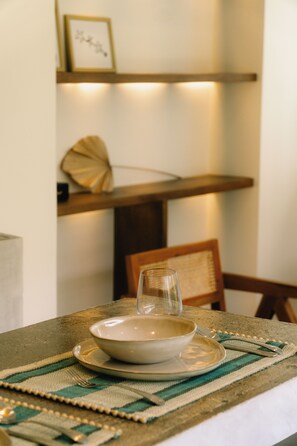 Full-size fridge, stovetop, coffee/tea maker, electric kettle - Ananda House (El Nido)