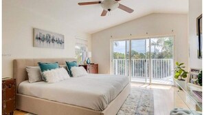 2 bedrooms, iron/ironing board, WiFi, bed sheets - Lovely Winter Vacation Rental
Steps to Beach and Broadwalk (Hollywood)