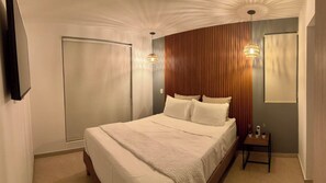 2 bedrooms, iron/ironing board, WiFi, bed sheets