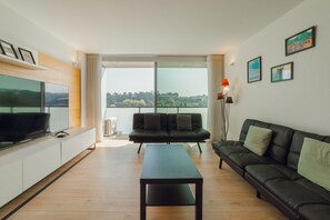 Apartment - Amazing Riverview Apartment w Pool by Vacationy (Vila Nova de Gaia)
