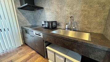 Deluxe Villa, 3 Bedrooms | Private kitchen