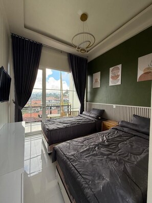 Habitación superior con 1 cama matrimonial o 2 individuales | Wifi gratis 