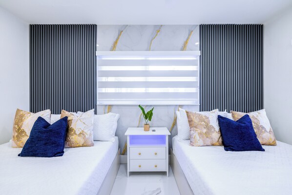 5 عدّة غرف نوم ومكواة/لوح كي وواي فاي وملاءات أسرّة