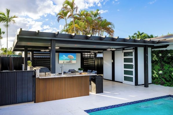 Pool - Luxury Modern Stay• Hialeah • Miami Area! (Hialeah)