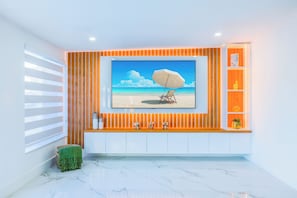 Interior - Luxury Modern Stay• Hialeah • Miami Area! (Hialeah)