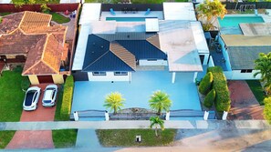 المنشأة من الخارج