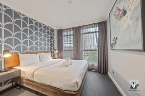 Iron/ironing board, WiFi, bed sheets - KozyGuru | Haymarket | Escape to the City (Haymarket)