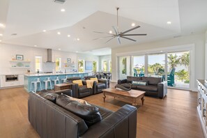 Interior - Canal Front, Yacht Sea by SeaBreeze Vacation (Anna Maria)