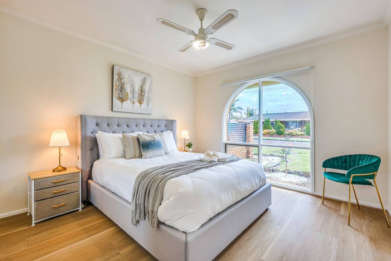 4 bedrooms, desk, iron/ironing board, travel cot