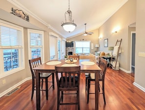 Dining - Winter Sale - Pigeon Forge Escape, Cute, Cozy, & Family Ready!!! (Pigeon Forge)