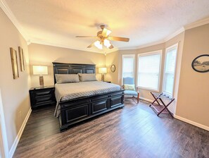 2 bedrooms, iron/ironing board, WiFi, bed sheets - Winter Sale - Pigeon Forge Escape, Cute, Cozy, & Family Ready!!! (Pigeon Forge)