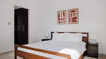 Iron/ironing board, WiFi, bed sheets