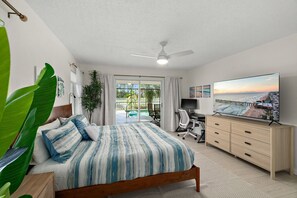 3 habitaciones, escritorio y tabla de planchar con plancha 