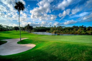 Golf - Relaxing 3bd Pool Home w/ Lanai & Lush Backyard (Palm Coast)