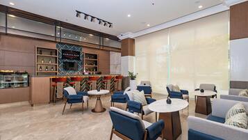 Bar (trong khuôn viên)