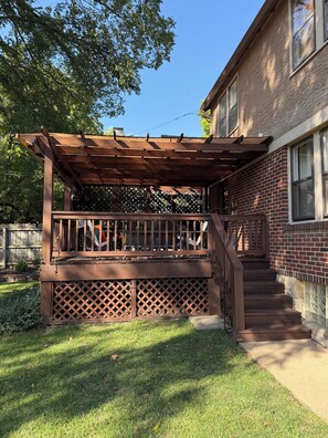 Property grounds - FIFA Ready - Spacious 4-bedroom home in beautiful Westwood Hills KS. (Westwood Hills)