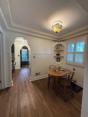 Dining - FIFA Ready - Spacious 4-bedroom home in beautiful Westwood Hills KS. (Westwood Hills)