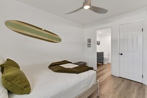 独立别墅, 多张床, 露台, 部分海洋景观 (TAR1555-B212) | 2 多间卧室、特色装修、特色家居、床单