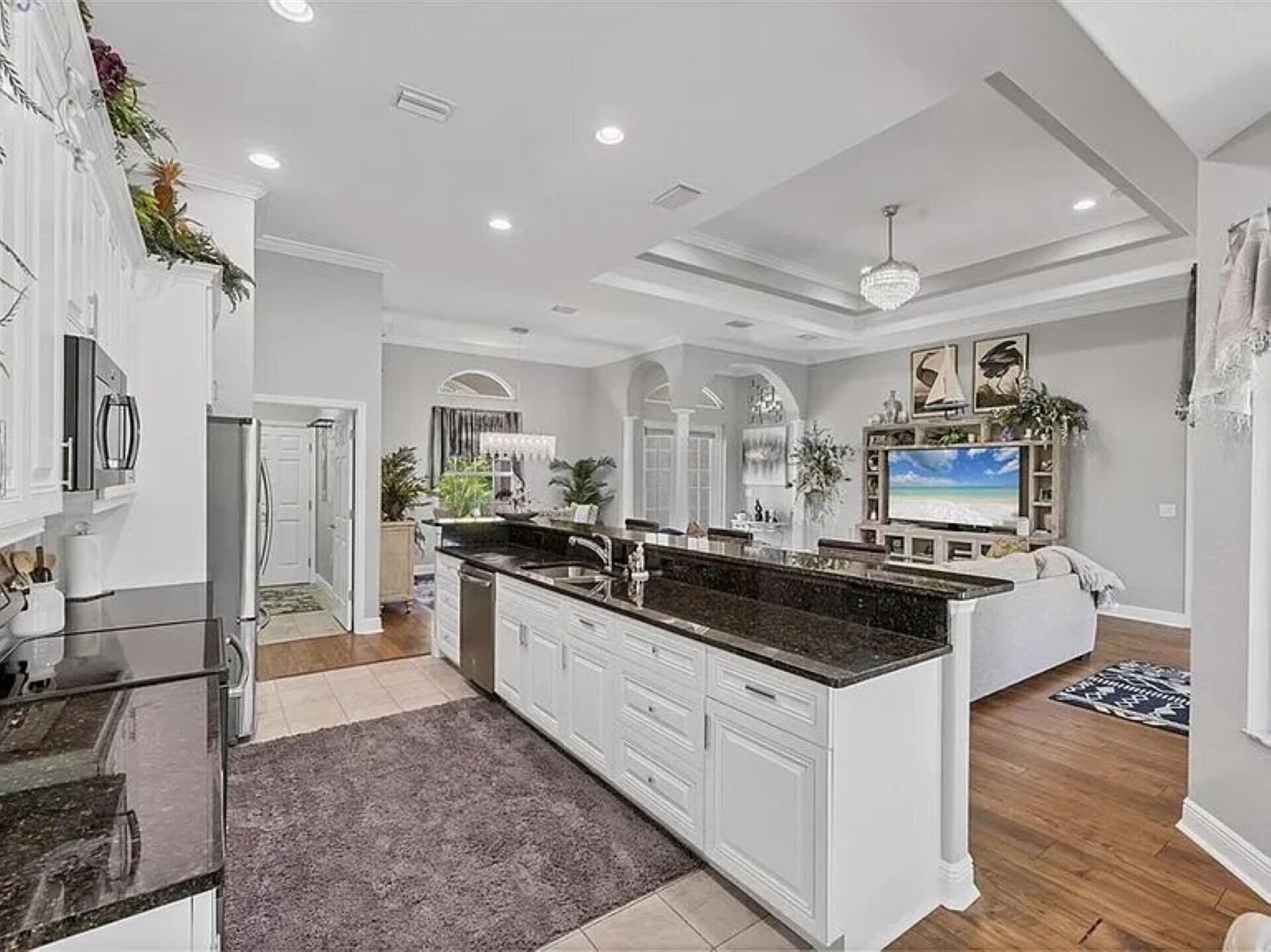 House, Multiple Beds, Pool Access, Pool View (CUT124) | Private kitchen