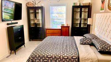 4 slaapkamers, een strijkplank/strijkijzer, wifi, beddengoed