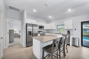 Ferienhaus, Mehrere Betten, Poolzugang, Poolblick (MGW3726) | Eigene Küche | Wasserkocher