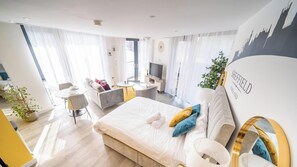 1 bedroom, iron/ironing board, free WiFi, bed sheets - Chic Studio | Prime Location | Free Parking (Sheffield)