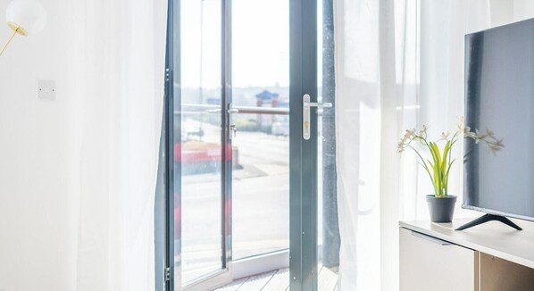 Interior - Chic Studio | Prime Location | Free Parking (Sheffield)