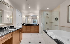 Shower, jetted bath, hair dryer, towels - Classic Vegas: Amazing Views in Master Bedroom, walk-out balcony, living room (Las Vegas)