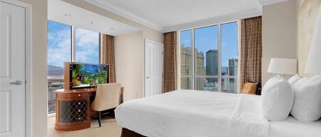 1 bedroom, in-room safe, iron/ironing board, free WiFi