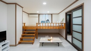 Basic Room, 2 Bedrooms (Royal Family (Ocean view, Pet)) - Goseong Jajackdo Aroma Pension (Goseong)