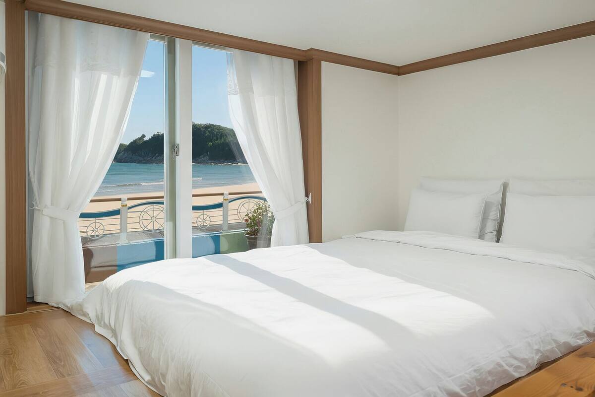 Basic Room, 2 Bedrooms (Royal Family (Ocean view, Pet))